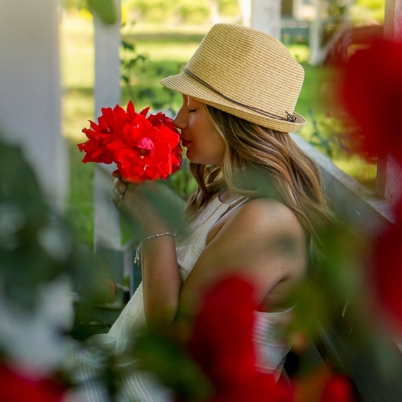 Meet your Posher, Diana - Picture 3 of 3